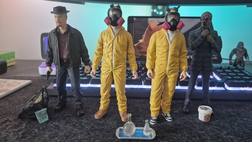 Mezco breaking bad - breaking,
