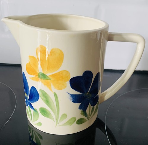 Siltone pottery made - pottery, in