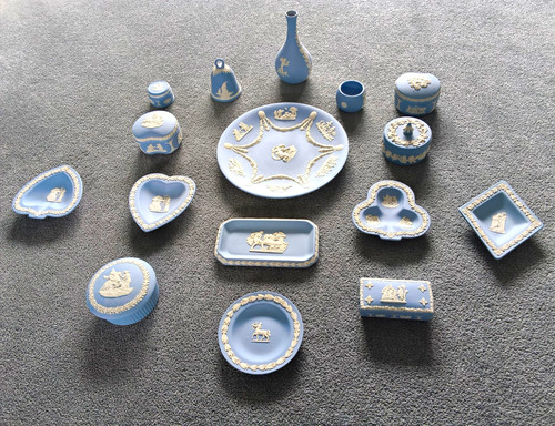 Wedgewood blue white - &,