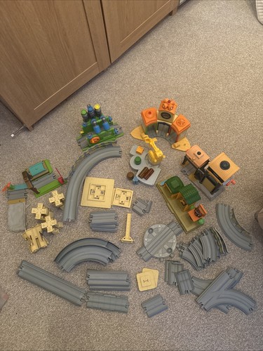 Chuggington train set bundle - train,