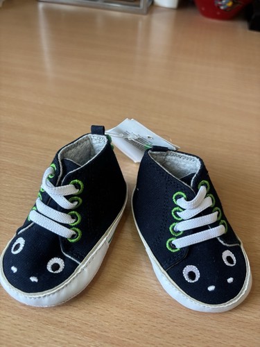 Soft sole baby sneakers bnwt - sneakers,