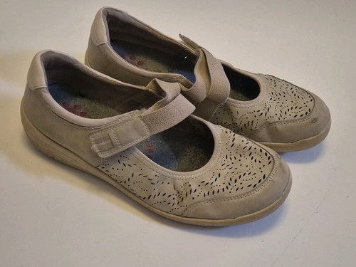 Womens relife pavers - by,