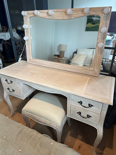 Elegant dressing table - dressing, with
