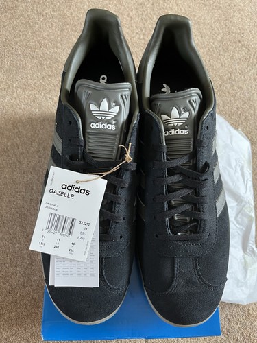 Black with grey - with, stripe