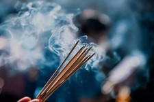 TRUE Frankincense & Myrrh Incense Sticks x 100-Premium Hand Rolled Joss