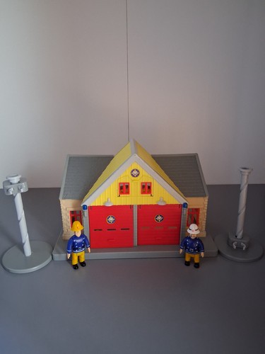 Fireman sam station house - fireman,