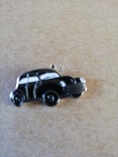 BLACK MORRIS MINOR (OLD