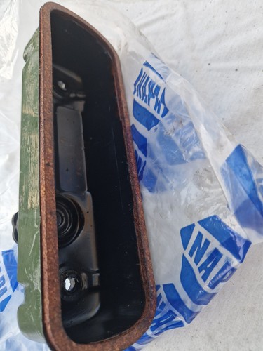 Morris minor 1000 rocker cover - 1000,
