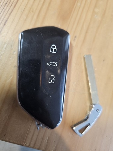Volkswagen key fob - key, pre-owned