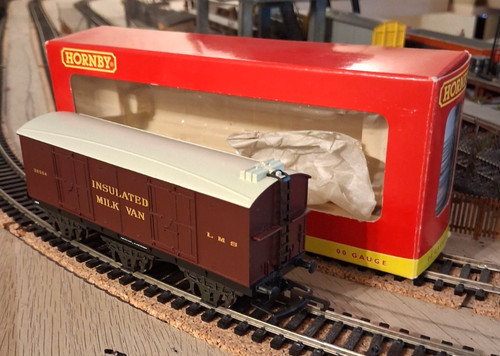 Hornby lms wheel milk - hornby, van