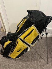 Nike stand bag in great condition with rain hood