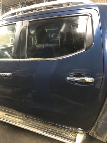 Nissan navara np300 rear - nissan, door