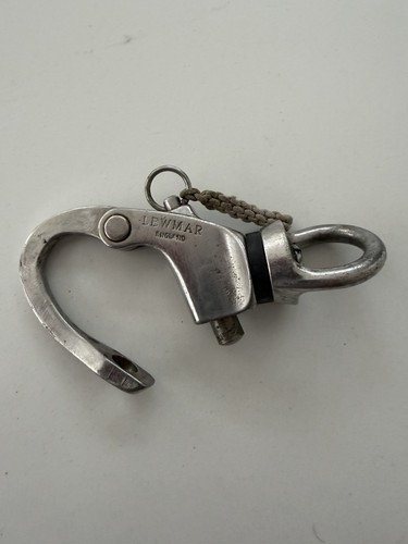 Lewmar spinnaker clip - lewmar,