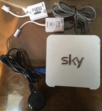 SKY +HD wireless hub router box with cables, x4 ports, white, vry good condition