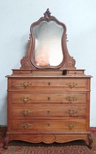 Chest of drawers dressing