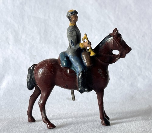 Vintage toy soldier britains - soldier,