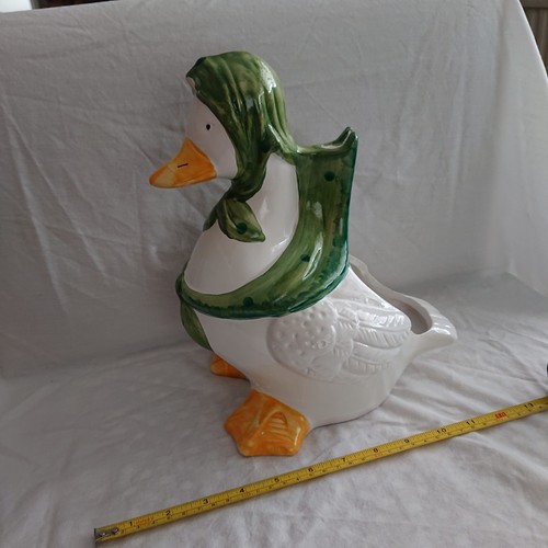 Large vintage ceramic duck - large,