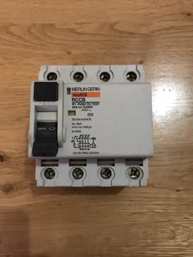 Merlin gerin amp 30ma - 63, 3