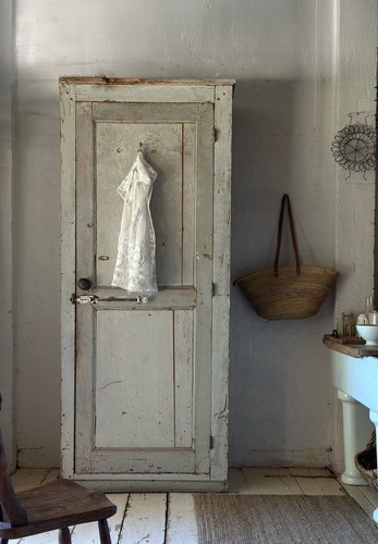 Antique shabby chic kitchen - antique,