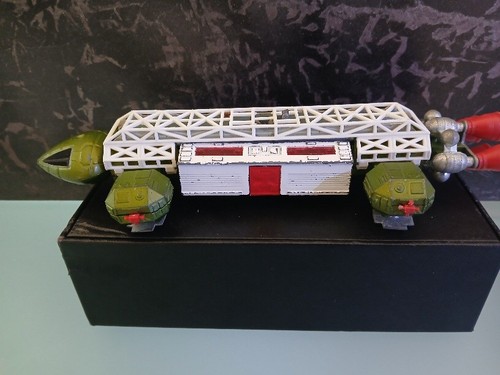 Dinky toys 360 space 1999 - dinky,