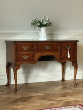 Vintage Queen Anne-Style