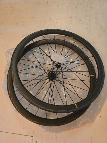 Mavic cosmic road bike - 40,