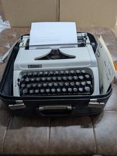 Vintage Erika Typewriter W/