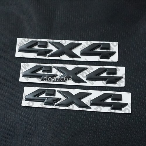 Black new 4x4 - 3x, metal
