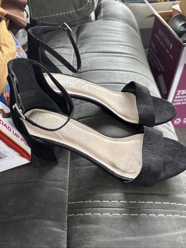 Ladies black heeled shoes - black,