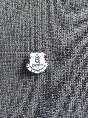 Everton white enamel pin - everton,