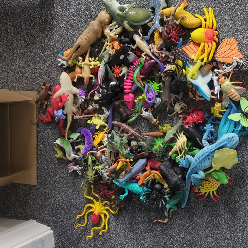 Mixed lot plastic rubber - mixed, &