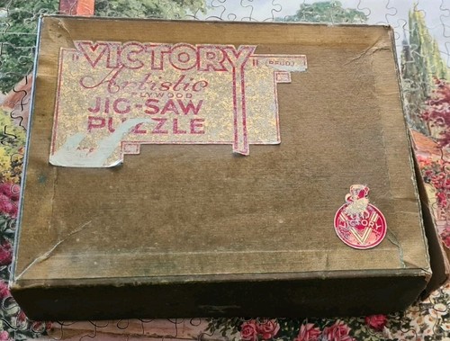 Victory gold box artistic - box,
