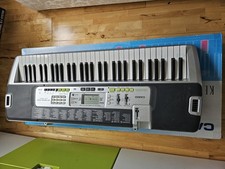 Casio LK-200S Key Lighting Electric Keyboard Piano with box and lead