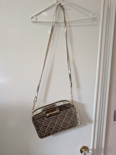 River island gold - river,