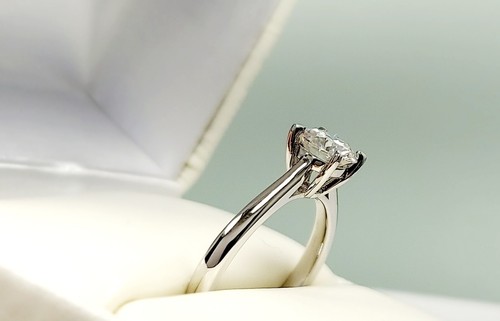 Carat moissanite gra cert - carat,