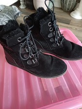Black Leather And Suede EMU Lace Up Ankle Boots.