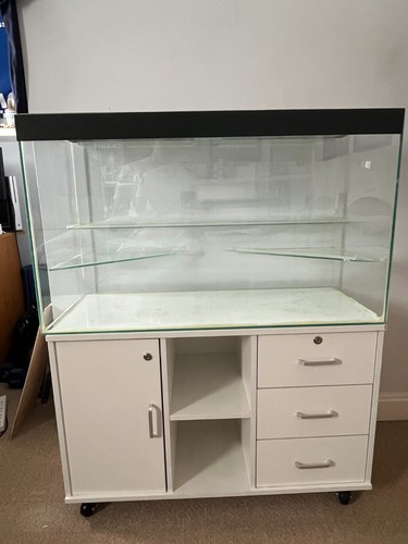 Large tank for - for, pets