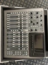 Behringer X32 Compact with