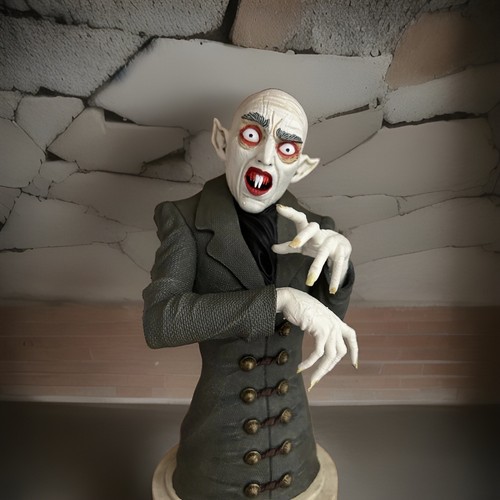 Nosferatu statue bust - /, 25cm