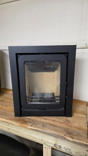 Used inset stove 5kw black - used, 5kw,