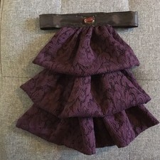 Jabot cravat in Dark Plum
