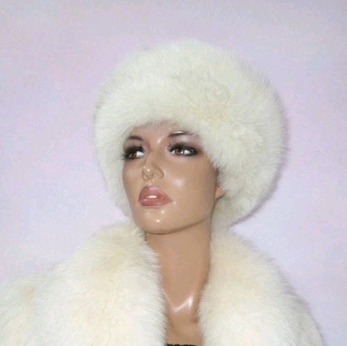 Real farmed arctic fox - real,