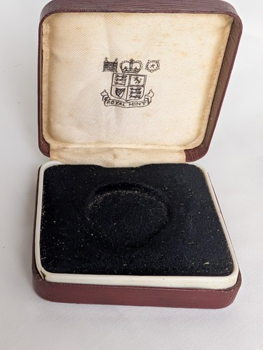 Vintage royal mint - vintage,