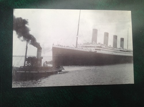 Postcard titanic leaving dock - postcard,