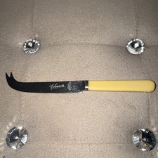 Vintage cream handle Cheese