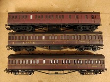 3 suburban Coaches for Hornby