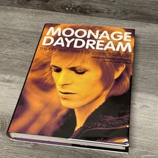 David bowie moonage daydream - bowie:,