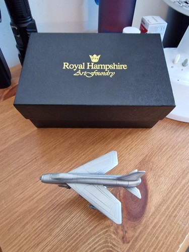 Pewter model lightning - pewter,