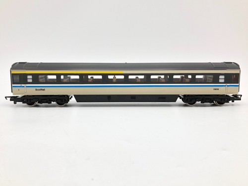 Hornby gauge coach r895 - hornby,