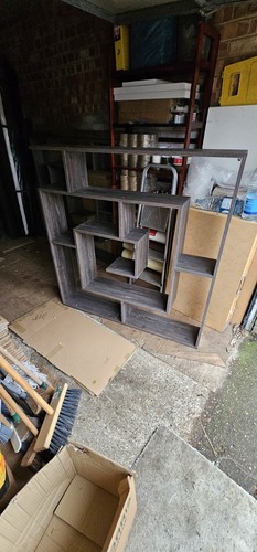 Shaped geometric bookcase - s-shaped,